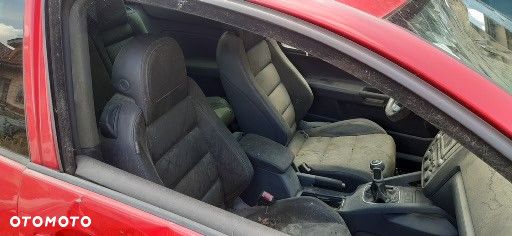 Volkswagen Golf 2.0 GTI - 2