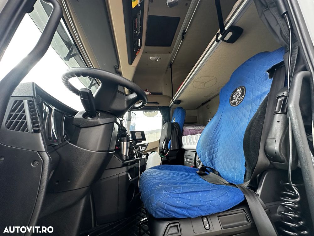 Mercedes-Benz ACTROS - 12