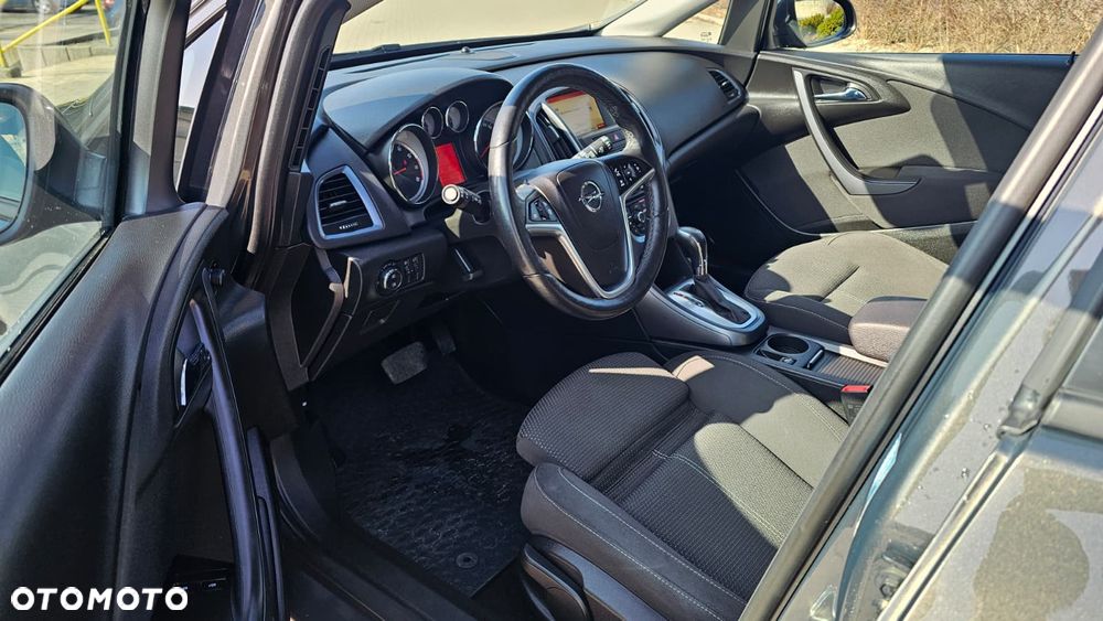 Opel Astra 1.4 Turbo Automatik - 11