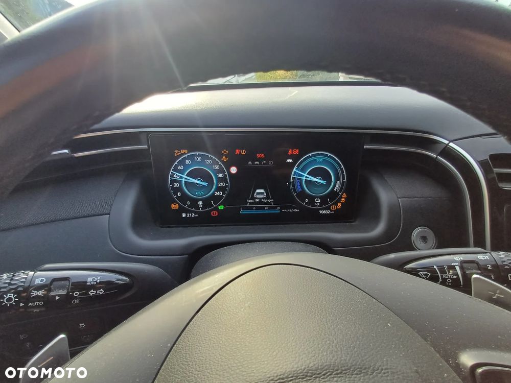 Hyundai Tucson 1.6 T-GDi HEV Executive 2WD - 31