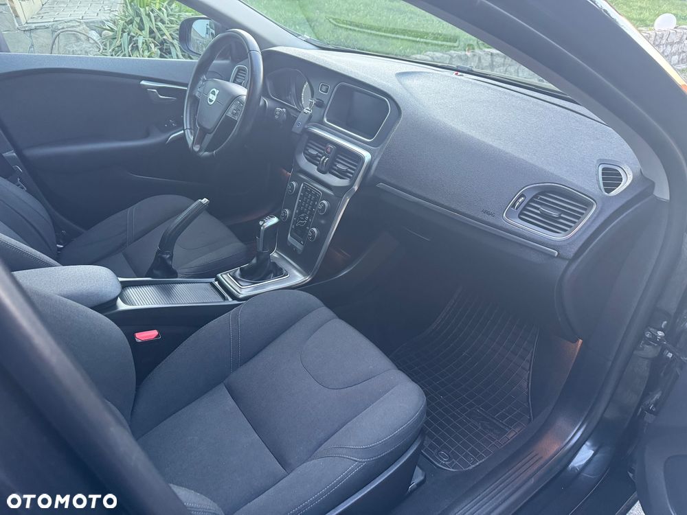 Volvo V40 T2 You - 33