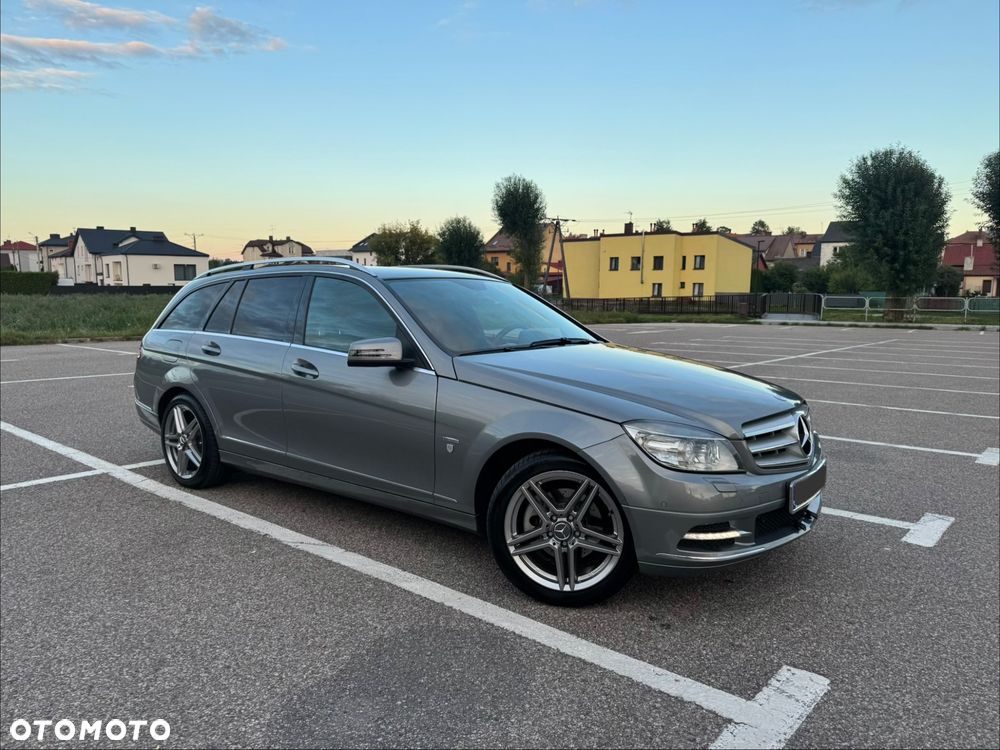 Mercedes-Benz Klasa C 200 CGI BlueEff Avantgarde - 2