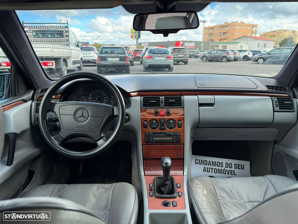 Mercedes-Benz E 220 D Classic - 8