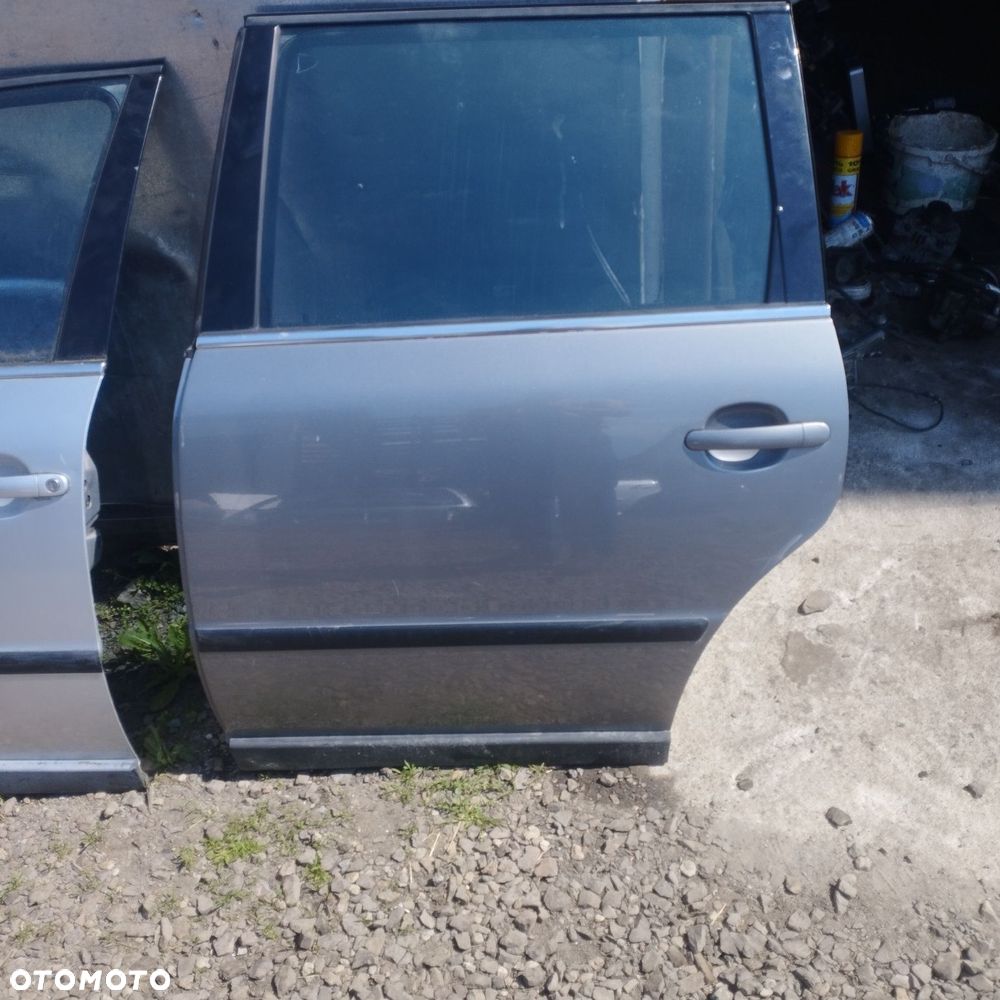 Volkswagen Passat B5 fl kombi drzwi tył lewe kompletne ld7w
