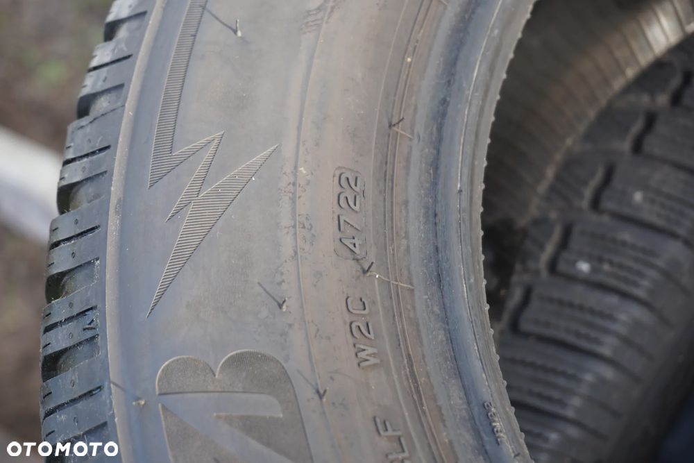 215 65 17 Bridgestone blizzak LM005 22r - 8