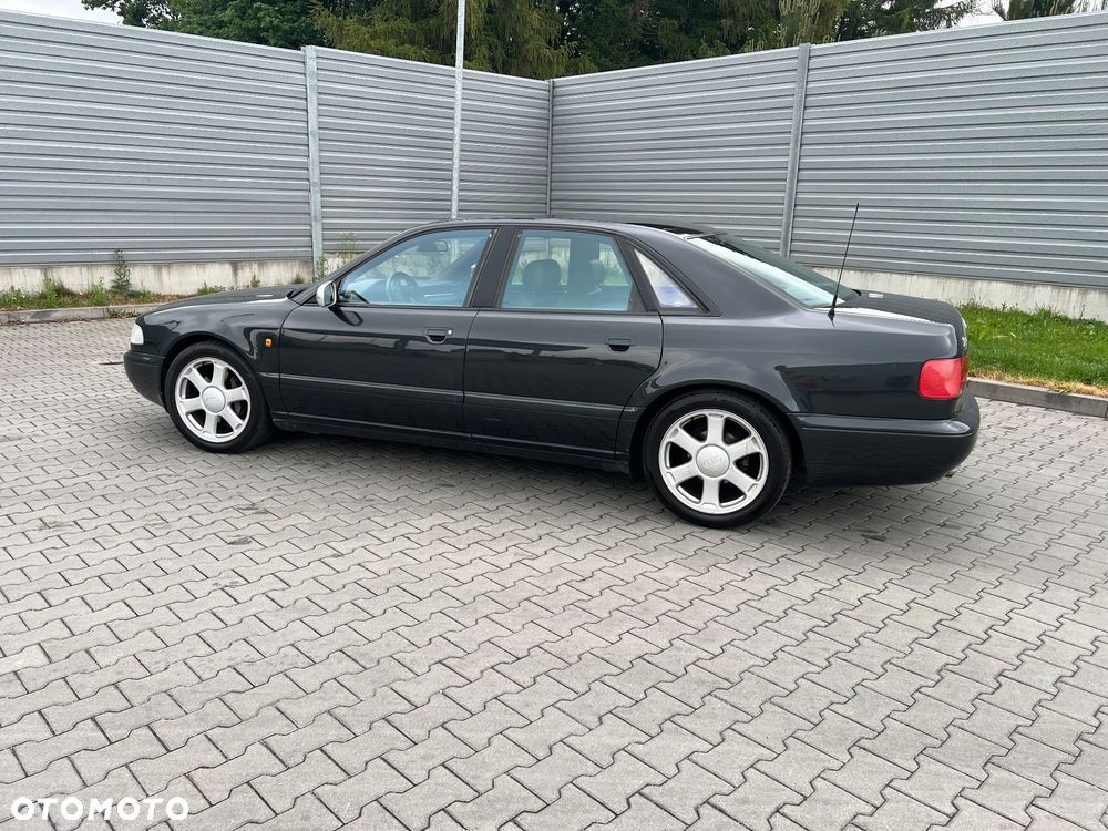 Audi S8 - 3