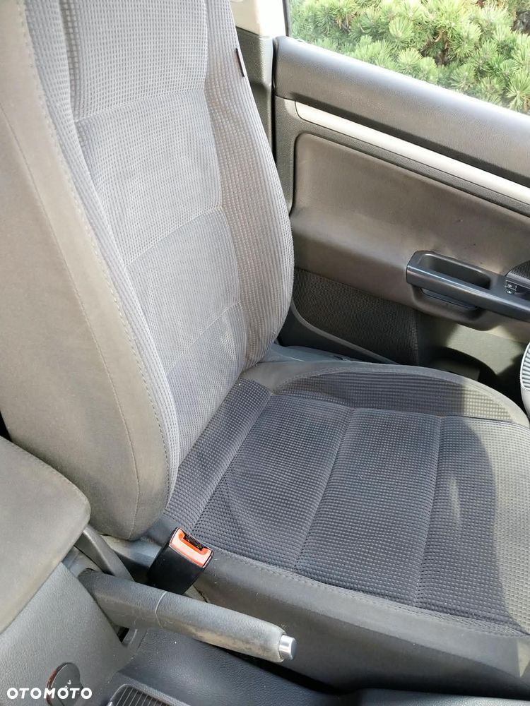 Volkswagen Jetta - 12