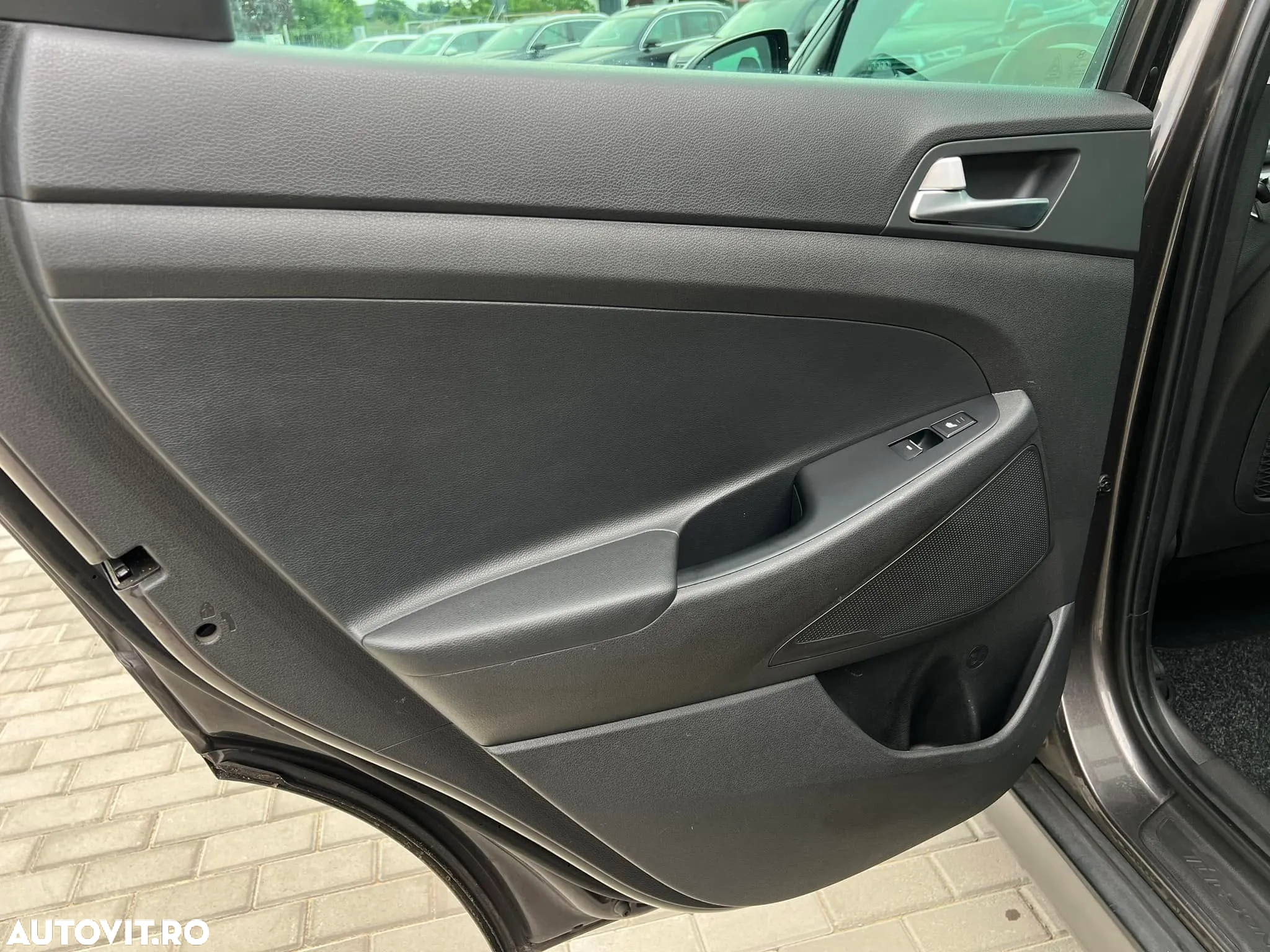 Hyundai Tucson 2.0 CRDI 4WD Automatik Premium - 23