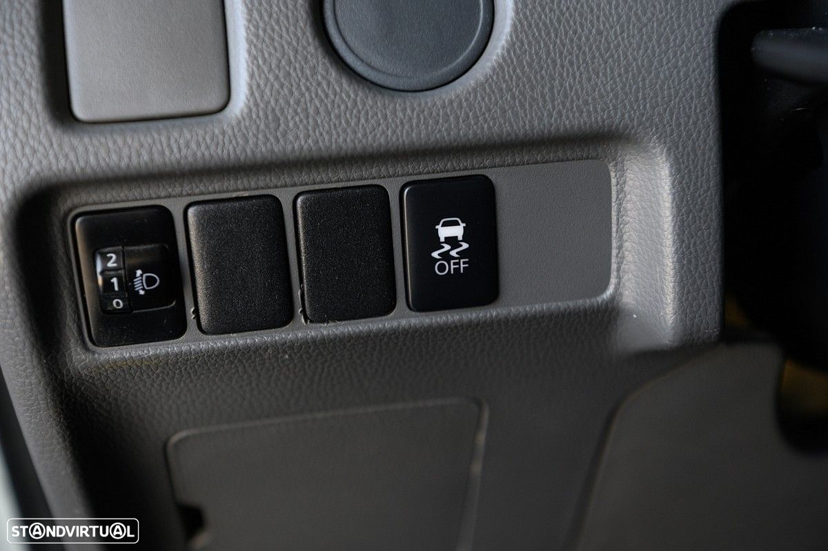 Mitsubishi L200 2.4 DI-D CD Invite 4WD - 29