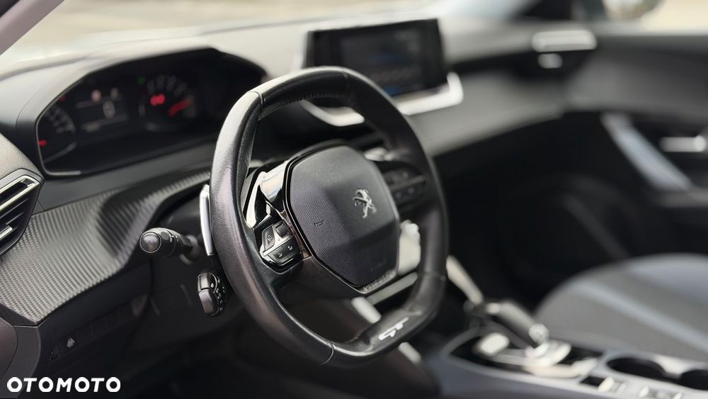 Peugeot 2008 PureTech 130 EAT8 GT - 8