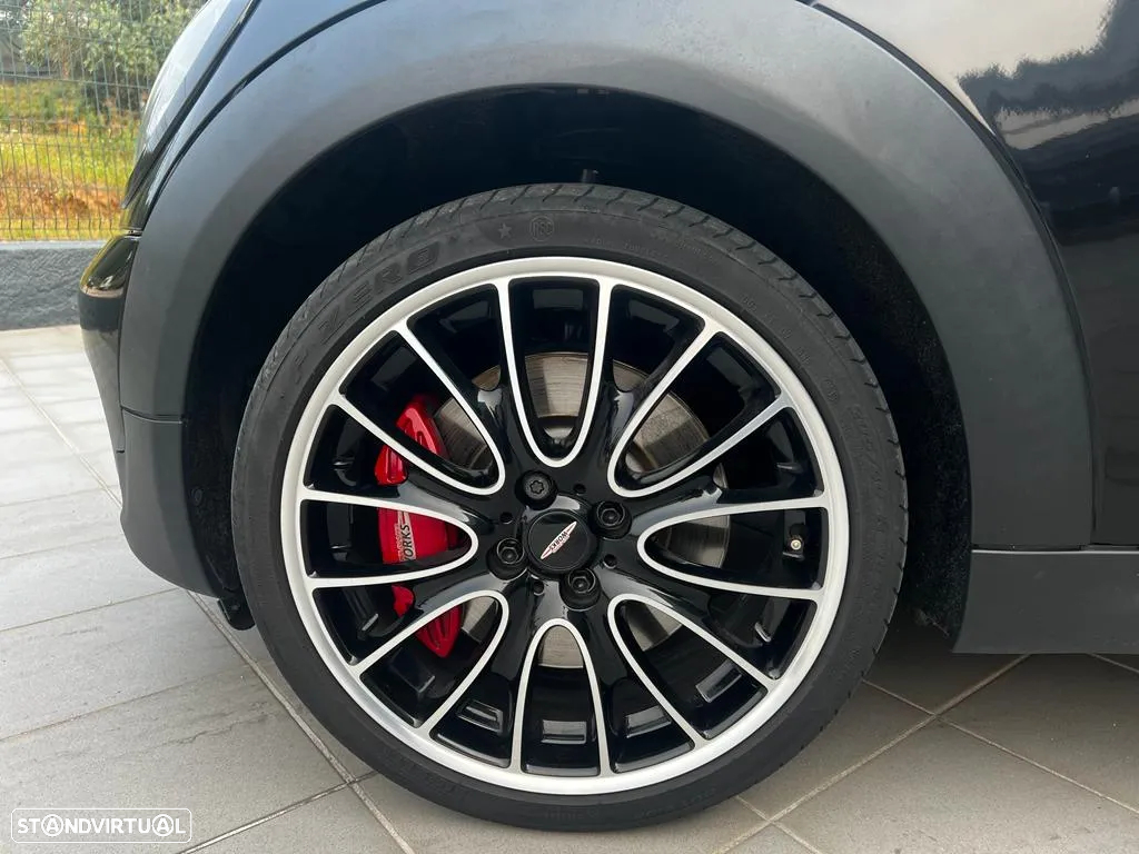 MINI Cabrio John Cooper Works - 10