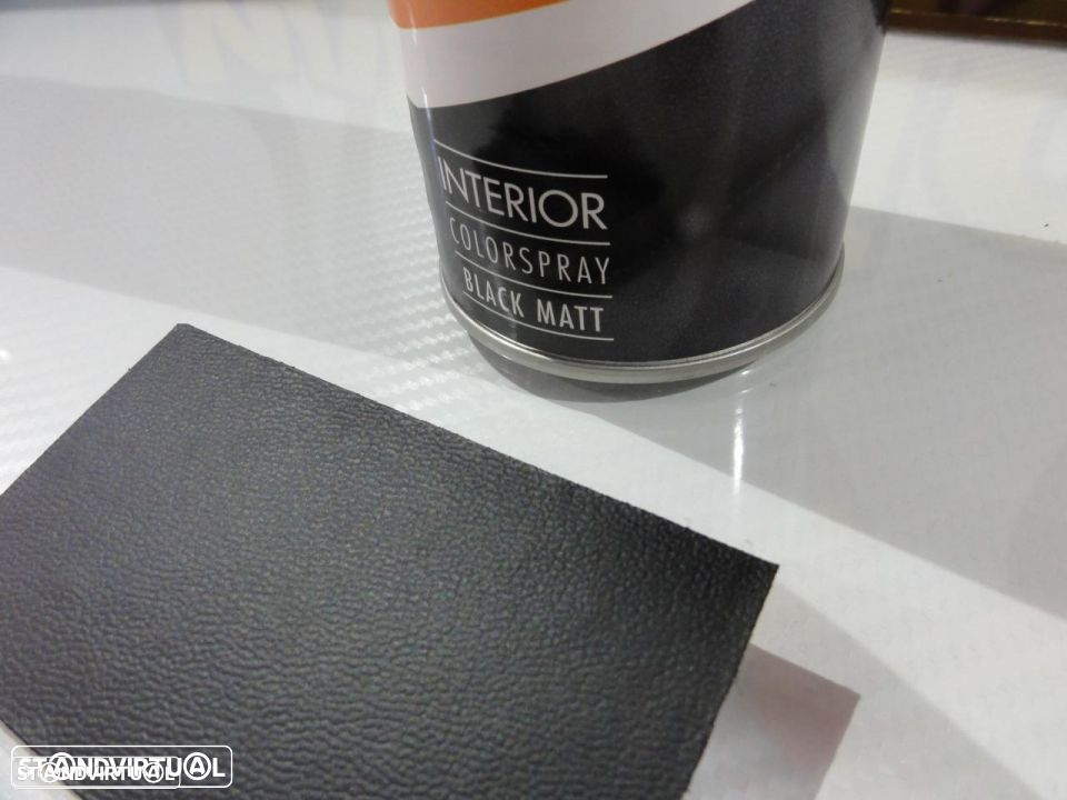 Spray de reparação e pintura Preto Mate para Volantes e interiores (Couro liso, Couro perfurado, Pele, Pele sintética, Napel, Plásticos*, Materiais sintéticos suaves ex PVC, etc...) - 3