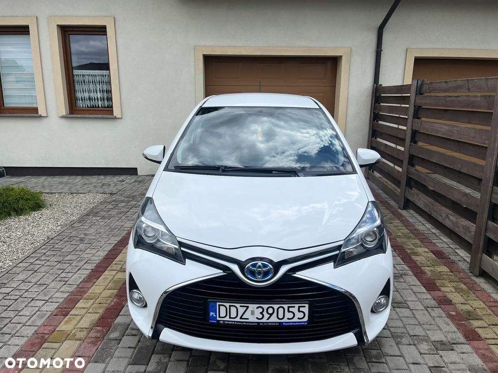 Toyota Yaris Hybrid 100 Premium - 3