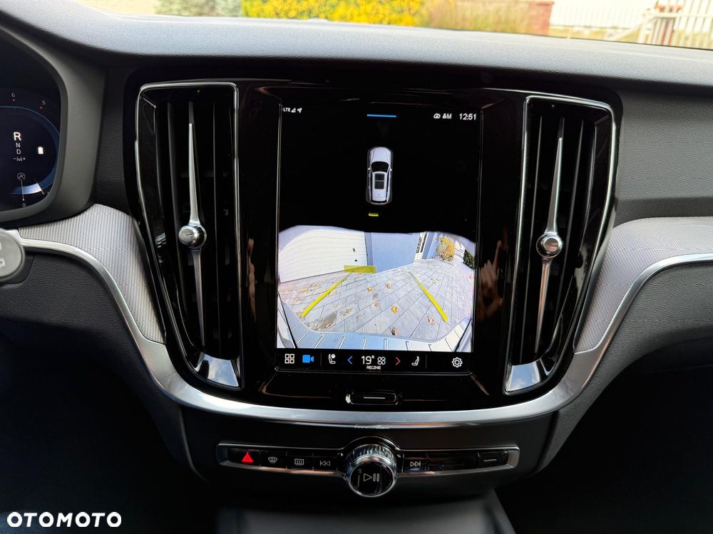 Volvo V60 Cross Country 2023