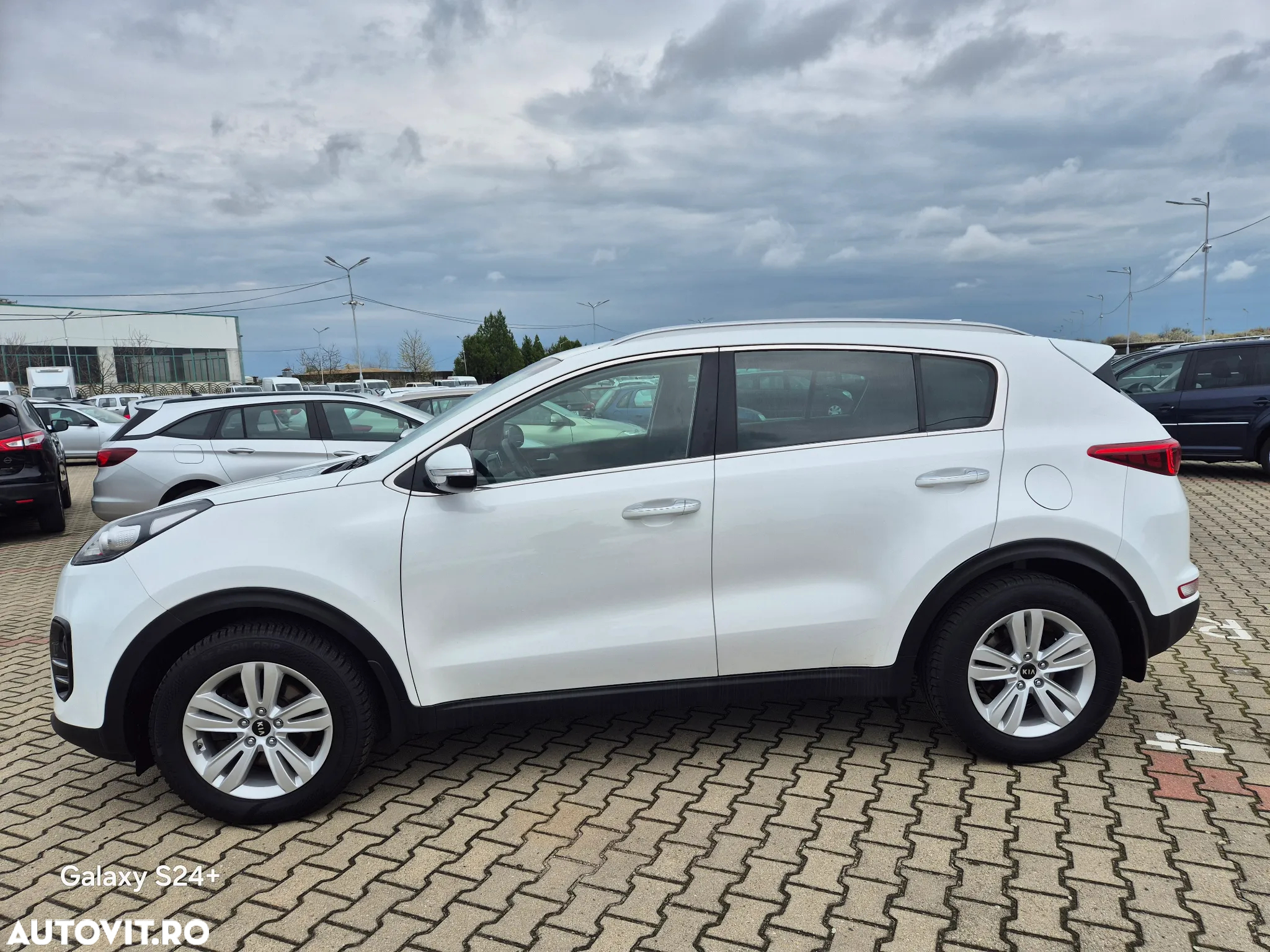 Kia Sportage 1.7 CRDI 2WD Attract - 12