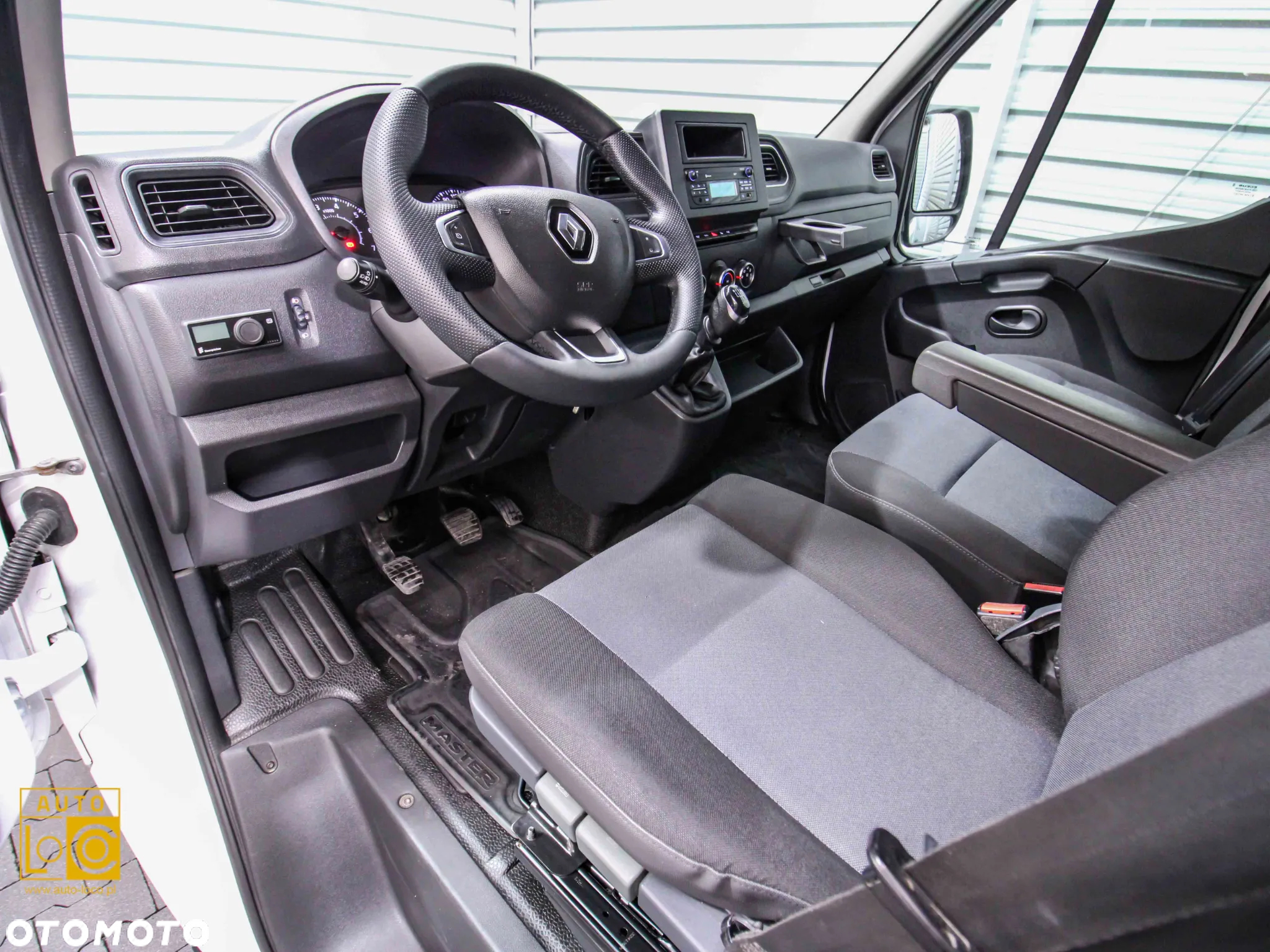 Renault MASTER BRYGADÓWKA 6 OSÓB - 13