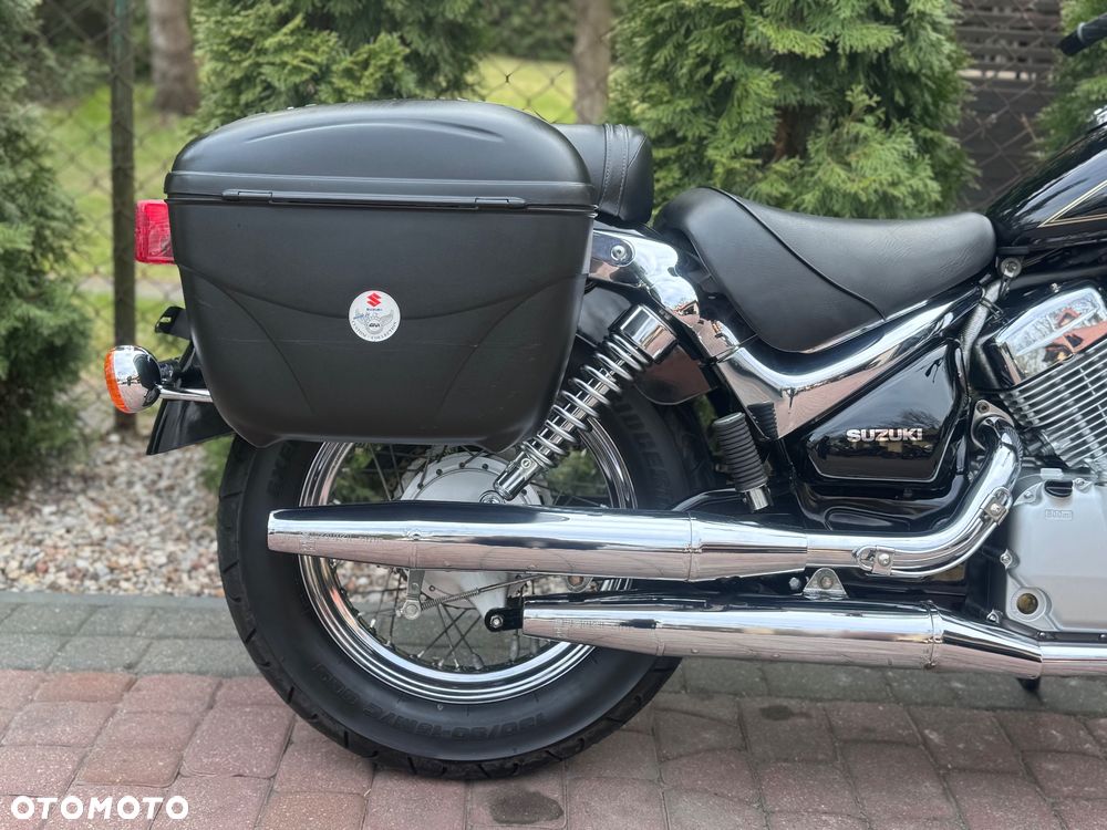 Suzuki Intruder - 14