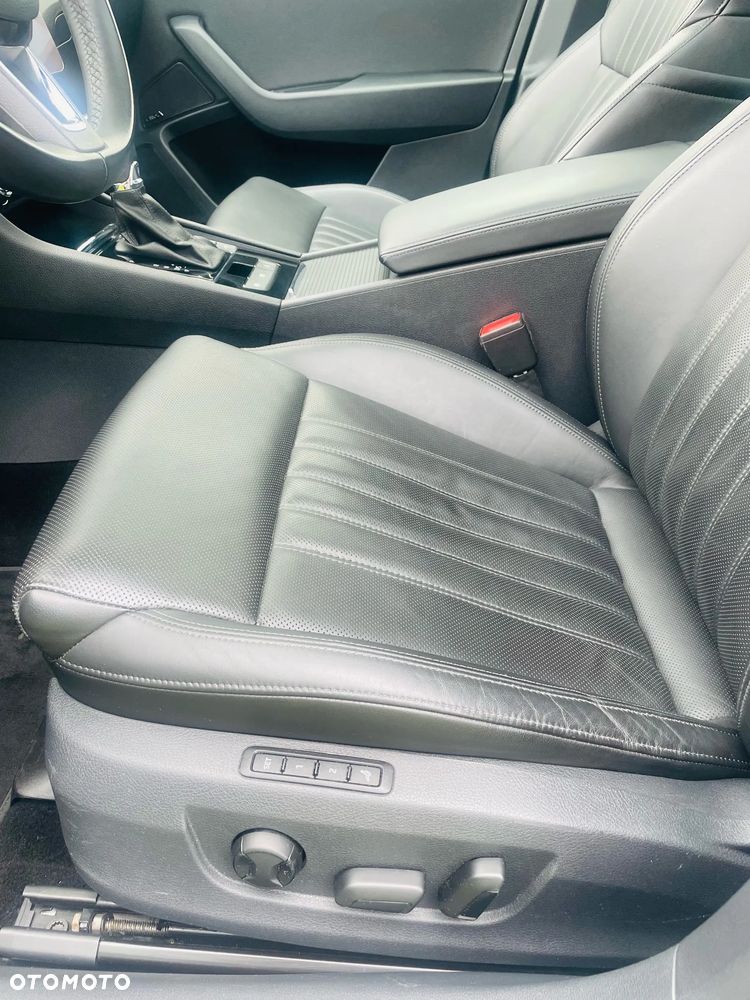 Skoda Superb 2.0 TDI L&K DSG - 20