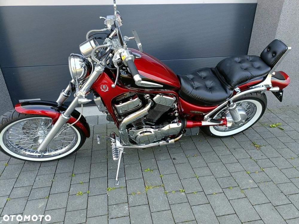 Suzuki Intruder - 13