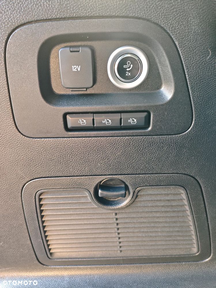 Ford S-Max - 17