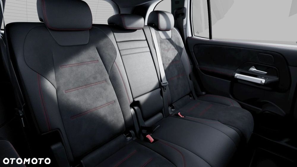 Mercedes-Benz GLB - 16