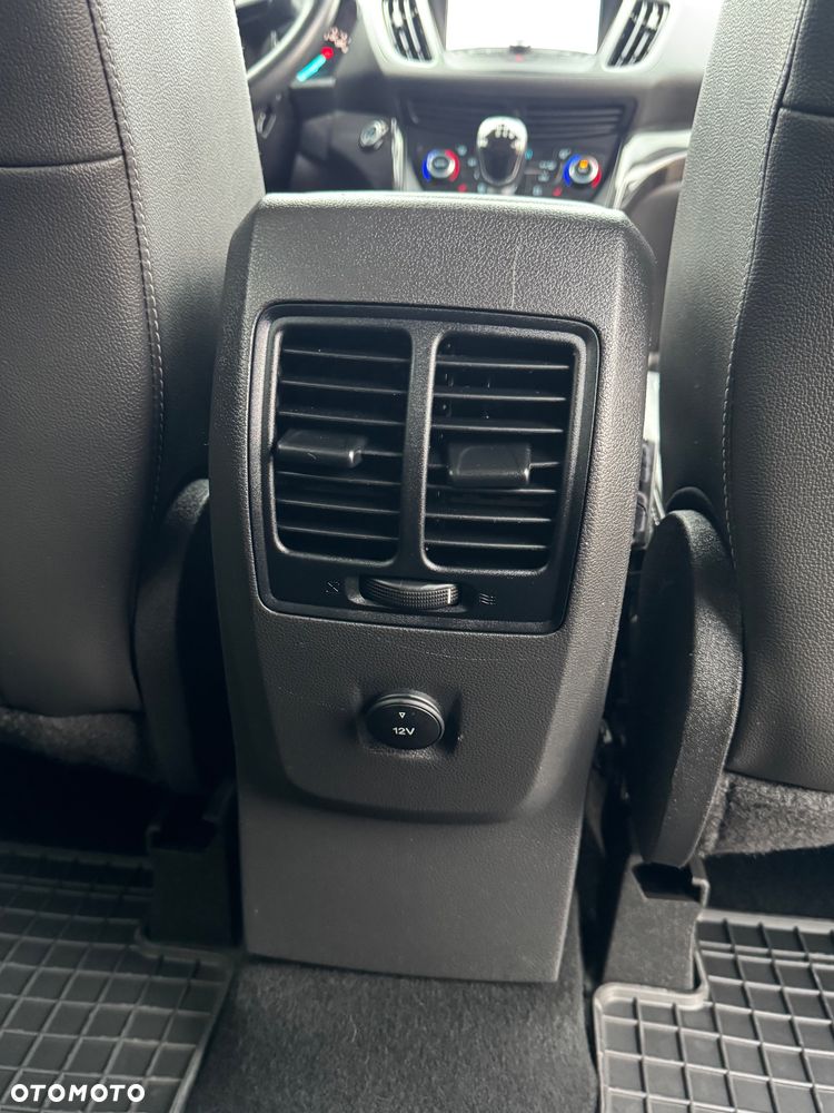 Ford Kuga 2.0 TDCi 4x4 Titanium - 28