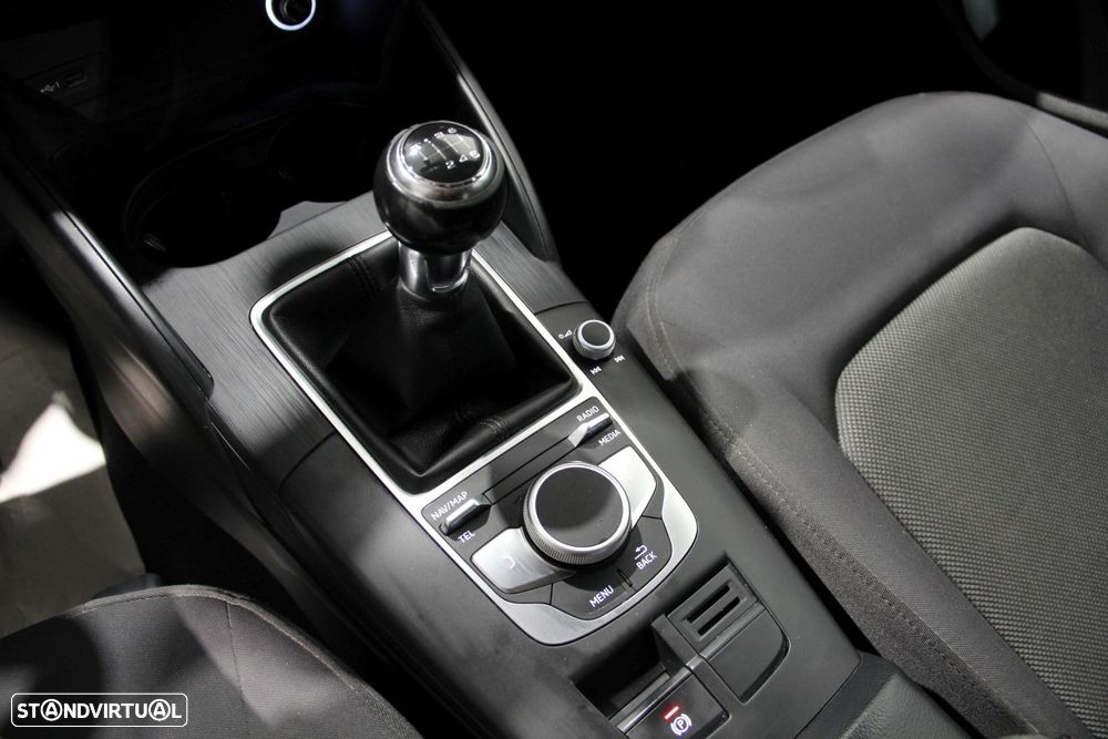 Audi A3 Limousine 1.6 TDI Design - 22