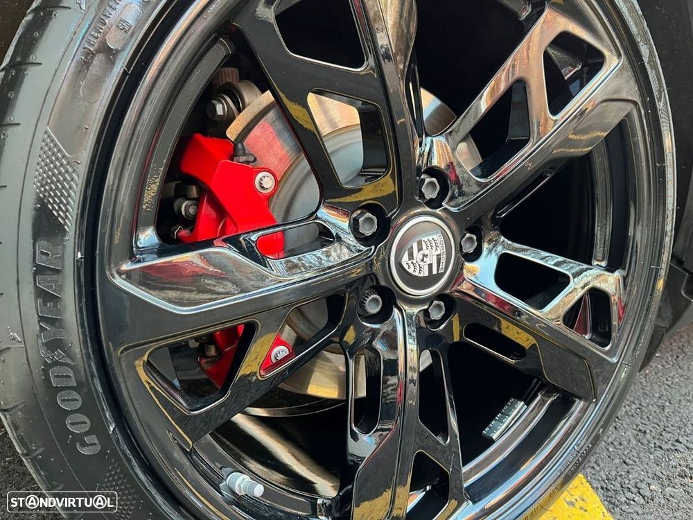 Porsche Taycan Cross Turismo 4S - 15