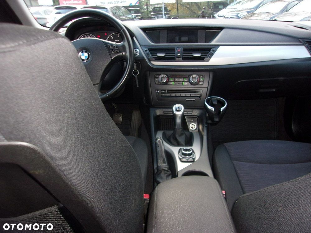 BMW X1 xDrive18d xLine - 25