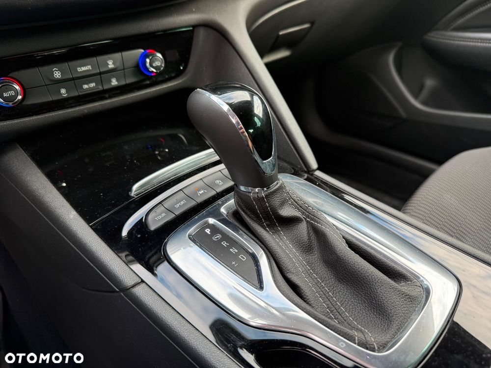 Opel Insignia 1.6 T Innovation S&S - 18
