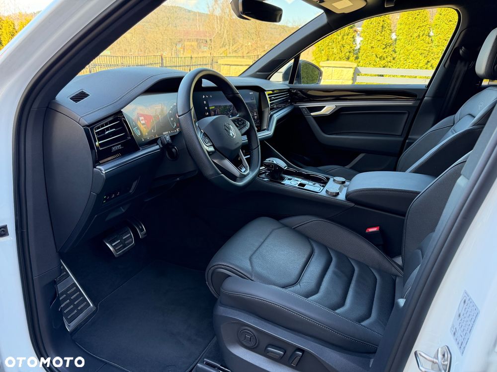 Volkswagen Touareg 3.0 V6 TDI 4Motion R-Line - 16