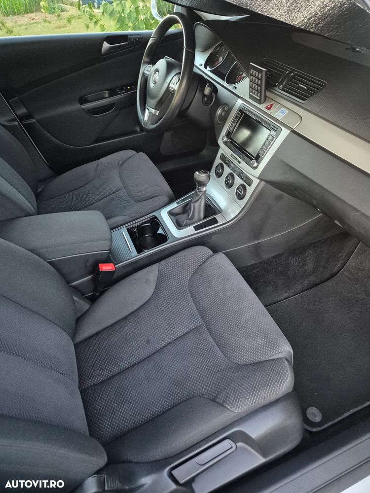 Volkswagen Passat 2.0 TDI Comfortline DPF - 11
