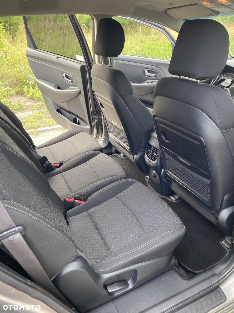 Kia Carens 1.6 GDI L 7os - 19