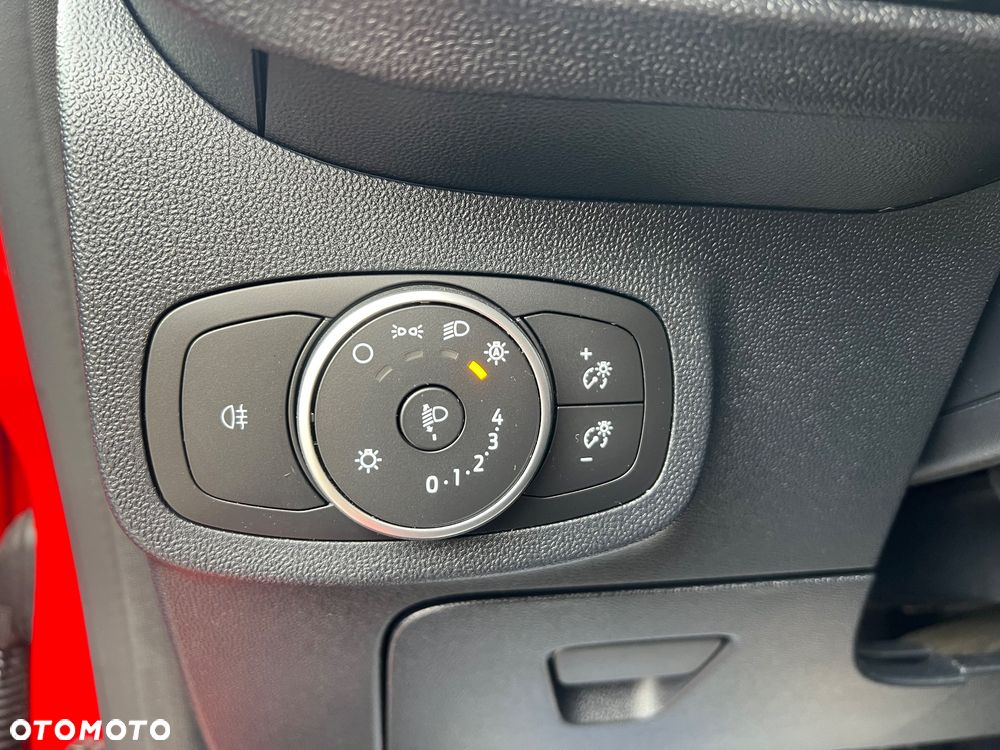 Ford Fiesta 1.1 S&S TITANIUM - 26