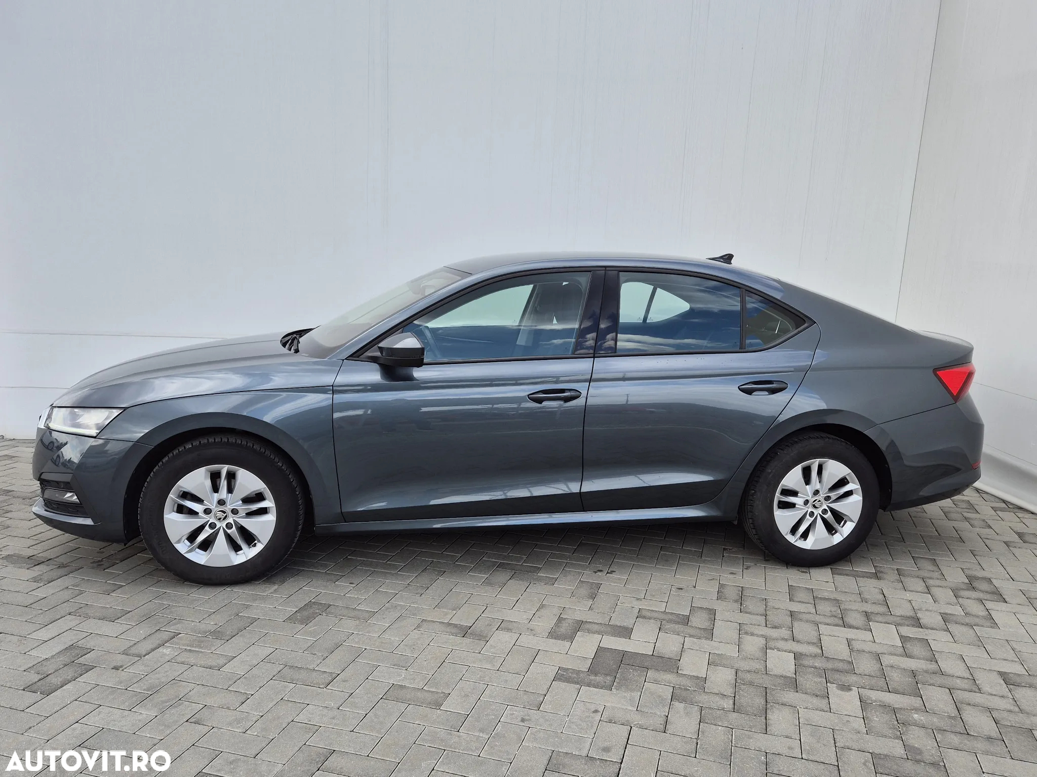 Skoda Octavia 2.0 TDI DSG Ambition - 2