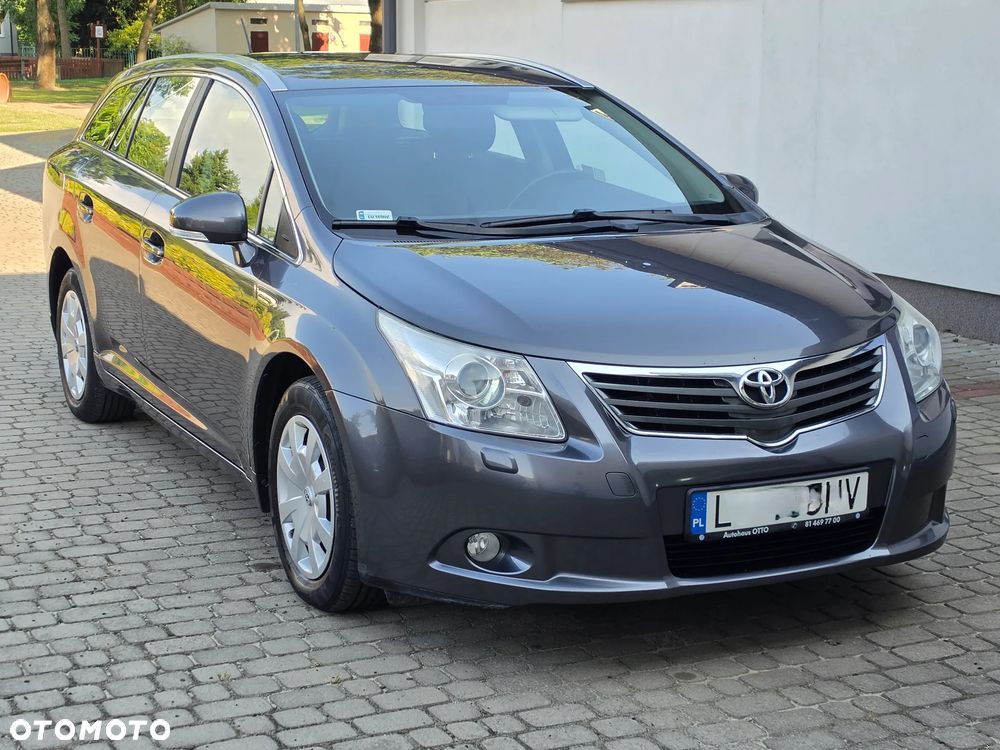 Toyota Avensis 2.0 D-4D - 30