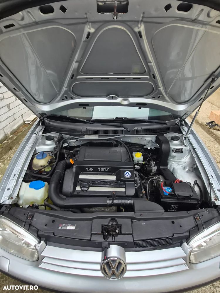 Volkswagen Golf - 8