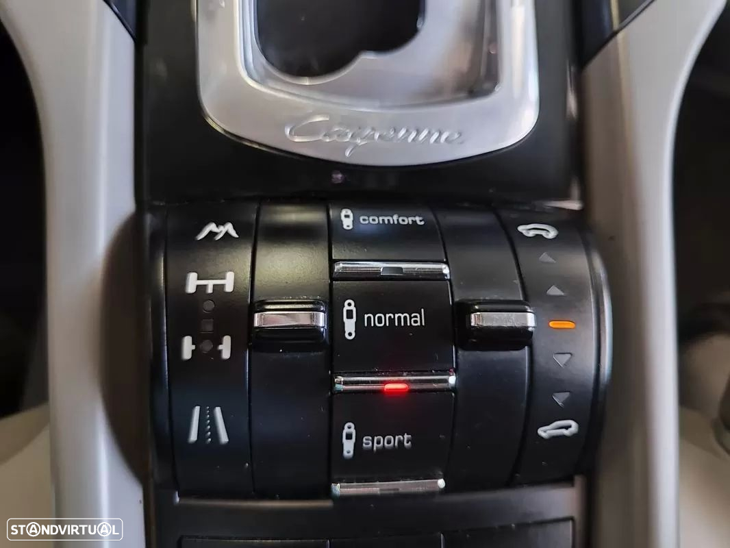 Porsche Cayenne II Platinum Edition - 44