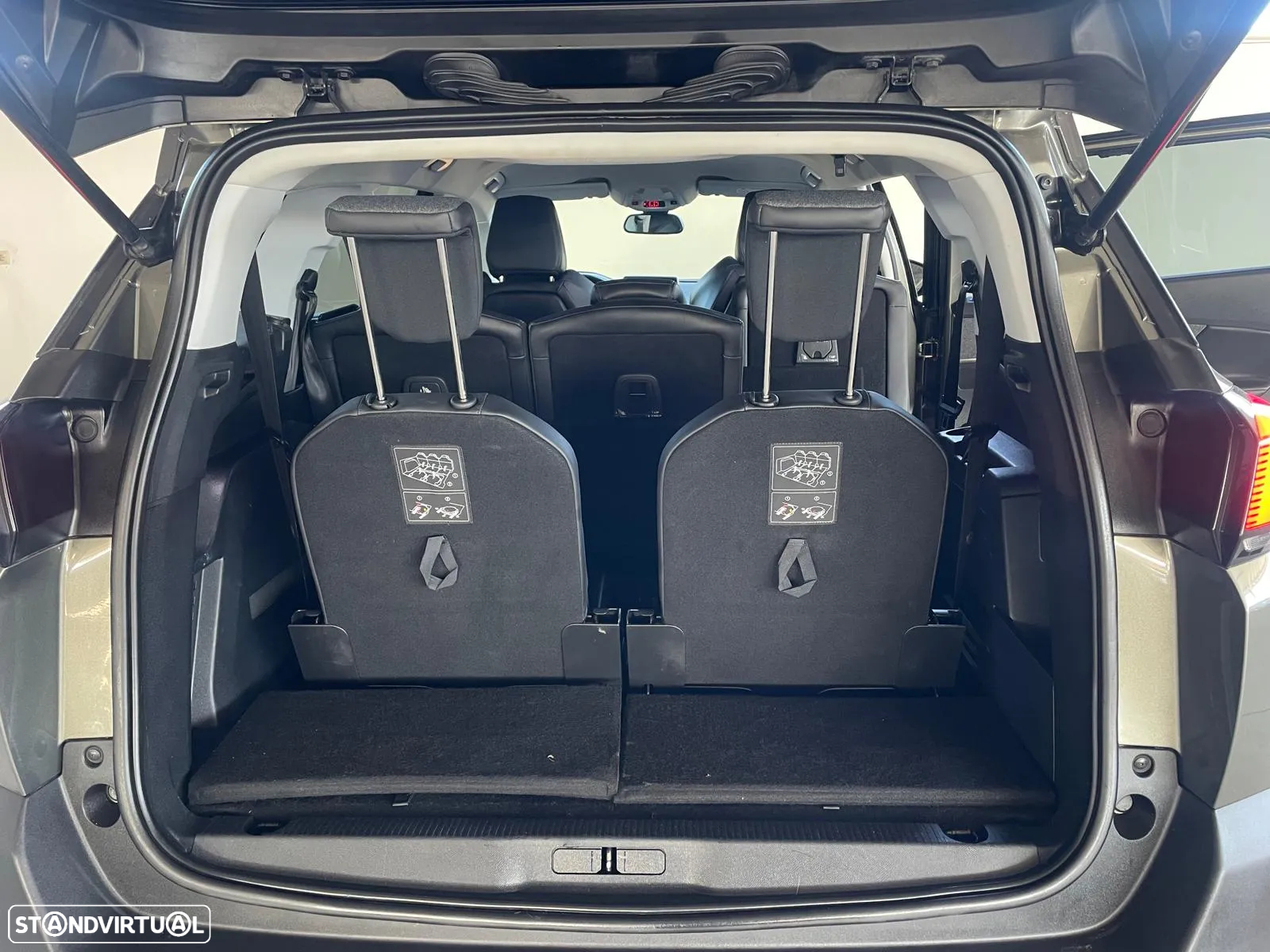 Peugeot 5008 1.6 BlueHDi Allure EAT6 - 33