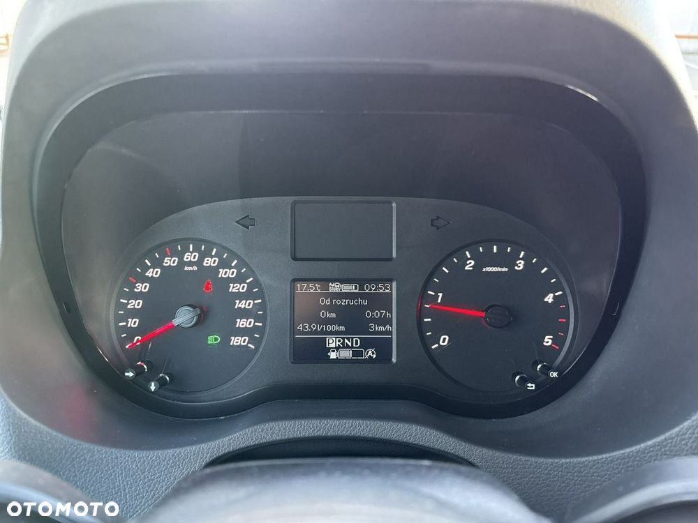 Mercedes-Benz Sprinter - 16