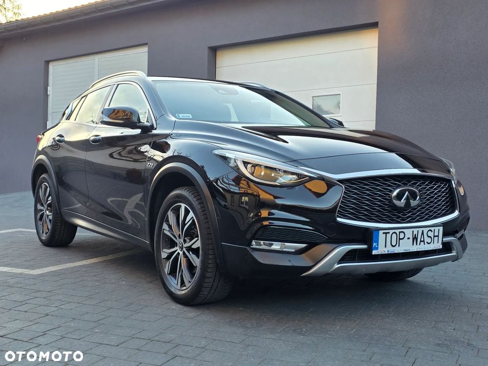 Infiniti QX - 1