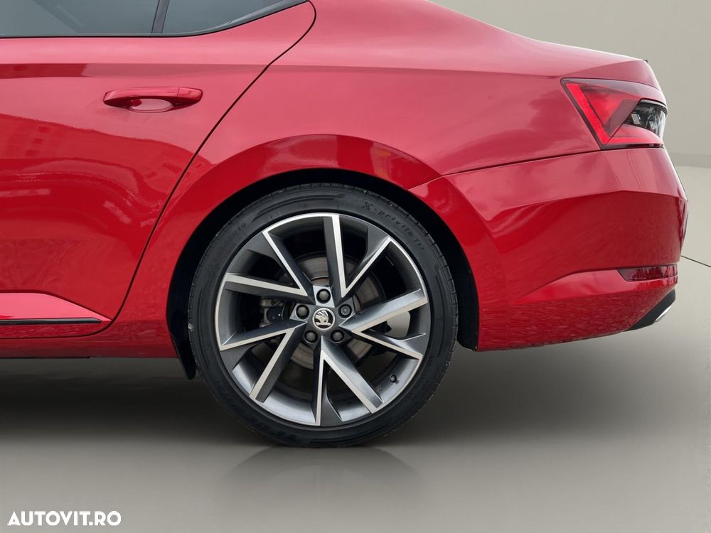Skoda Superb 2.0 TDI DSG Sportline - 39