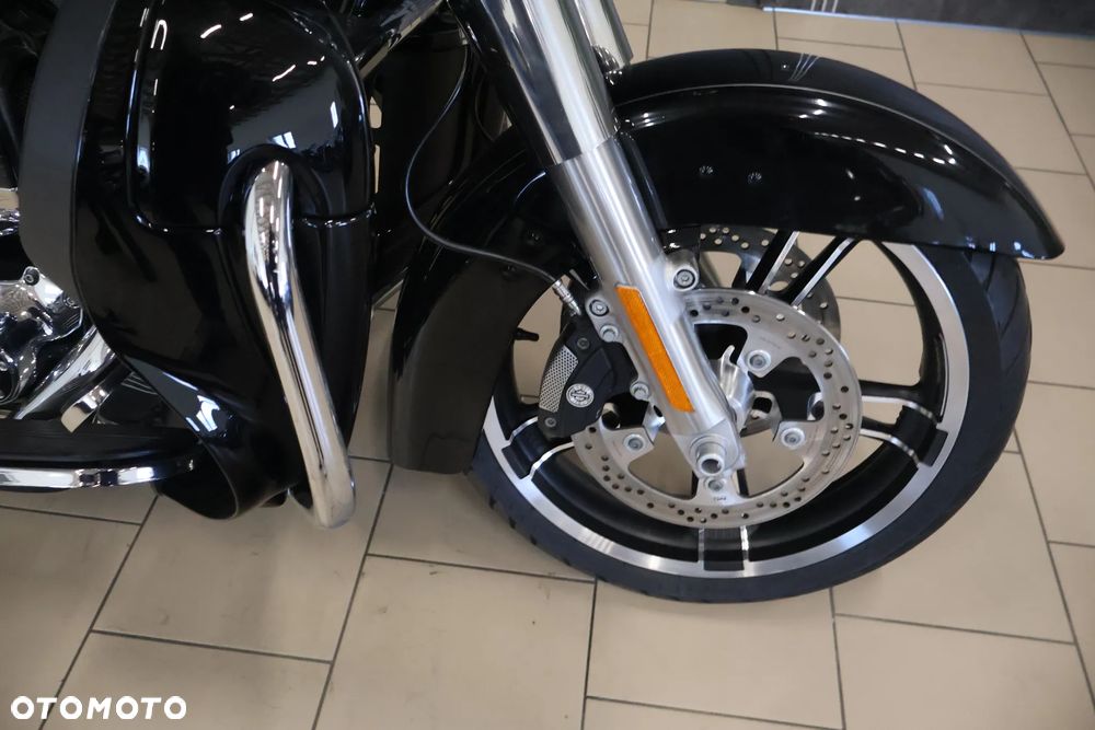 Harley-Davidson Touring Street Glide - 18