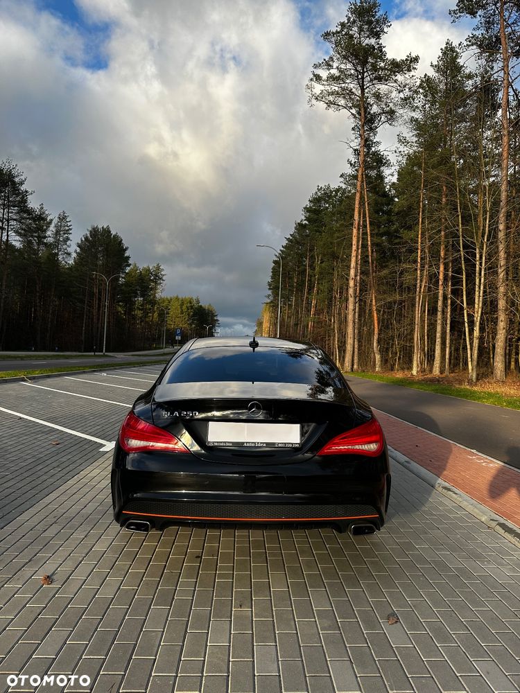 Mercedes-Benz CLA 250 7G-DCT AMG Line - 12