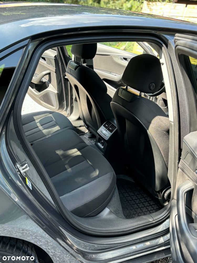 Audi A4 Limousine 1.4 TFSI Sport S tronic - 8
