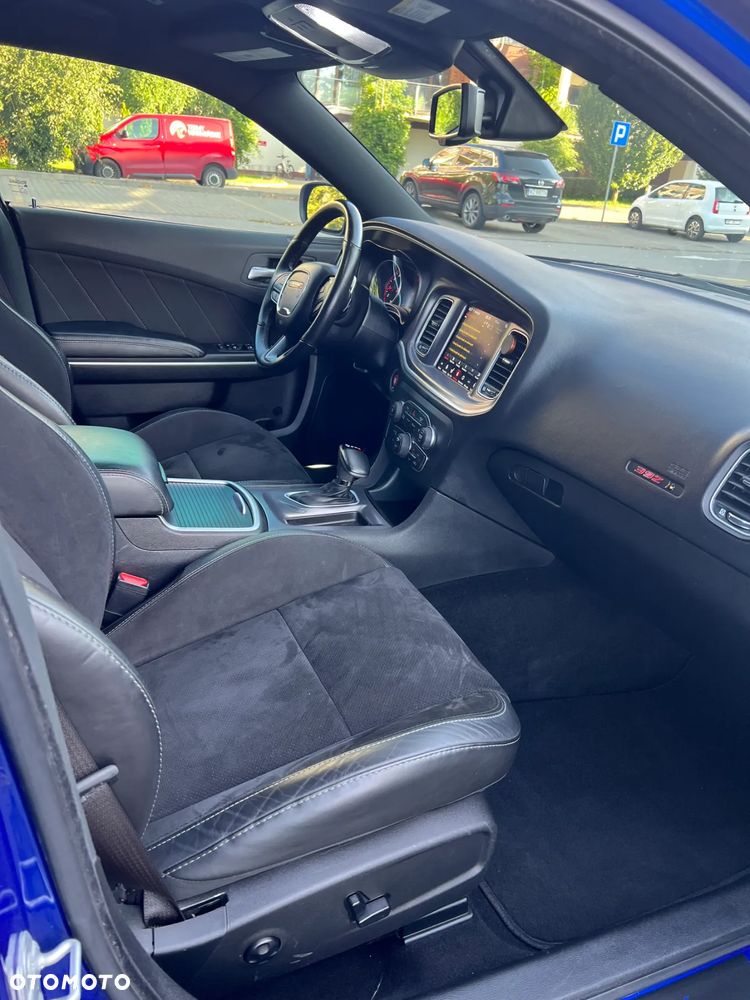 Dodge Charger 6.4 Scat Pack - 24