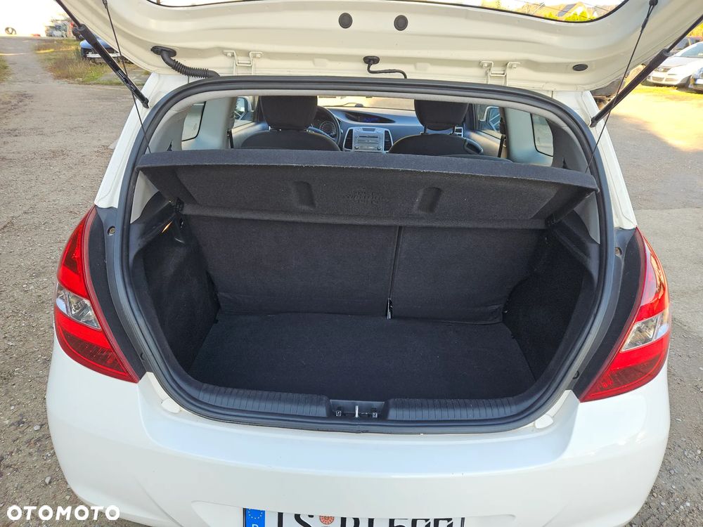 Hyundai i20 1.2 Comfort - 11