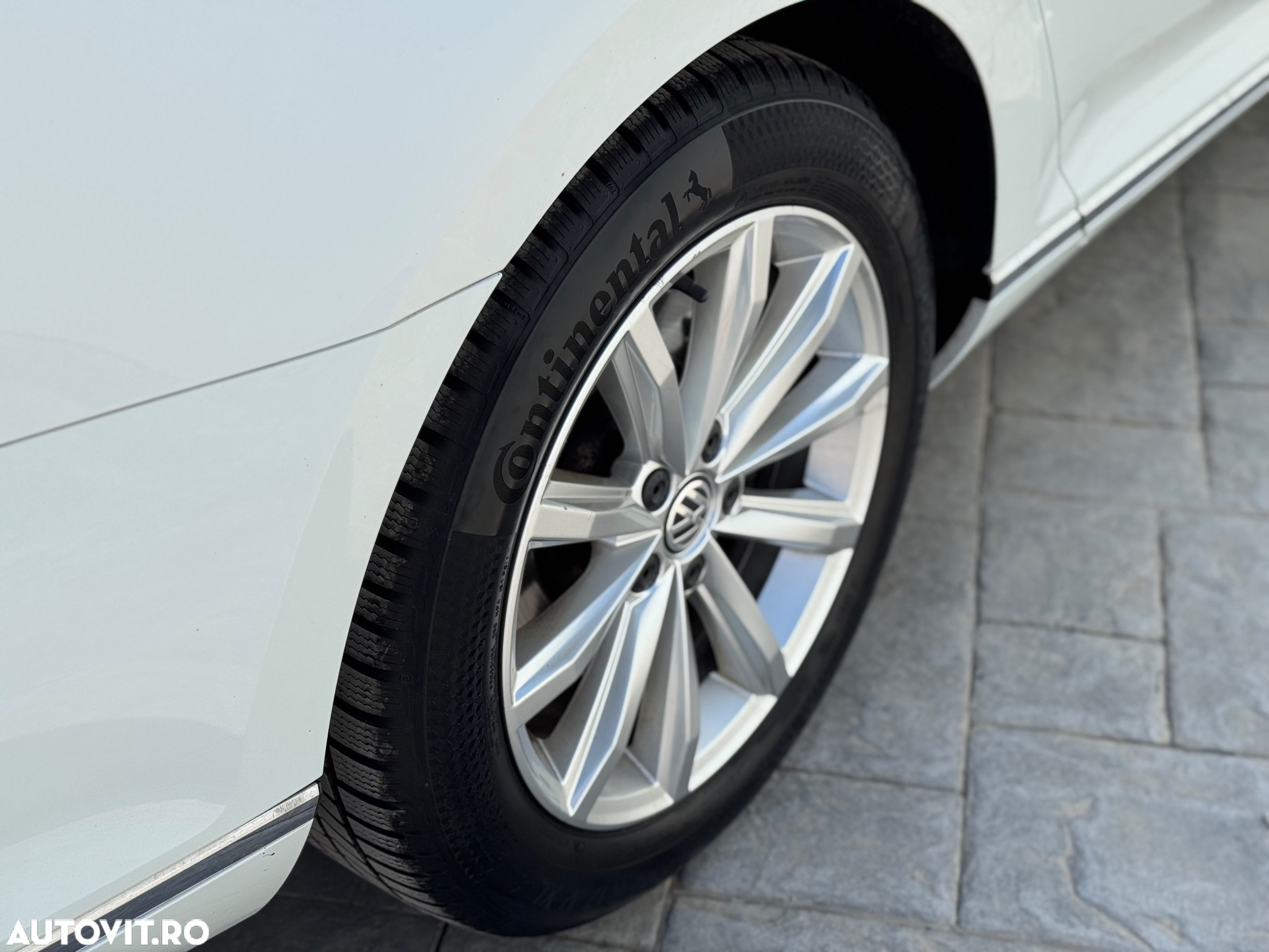 Volkswagen Passat Variant 2.0 BiTDI 4Mot DSG Highline - 13