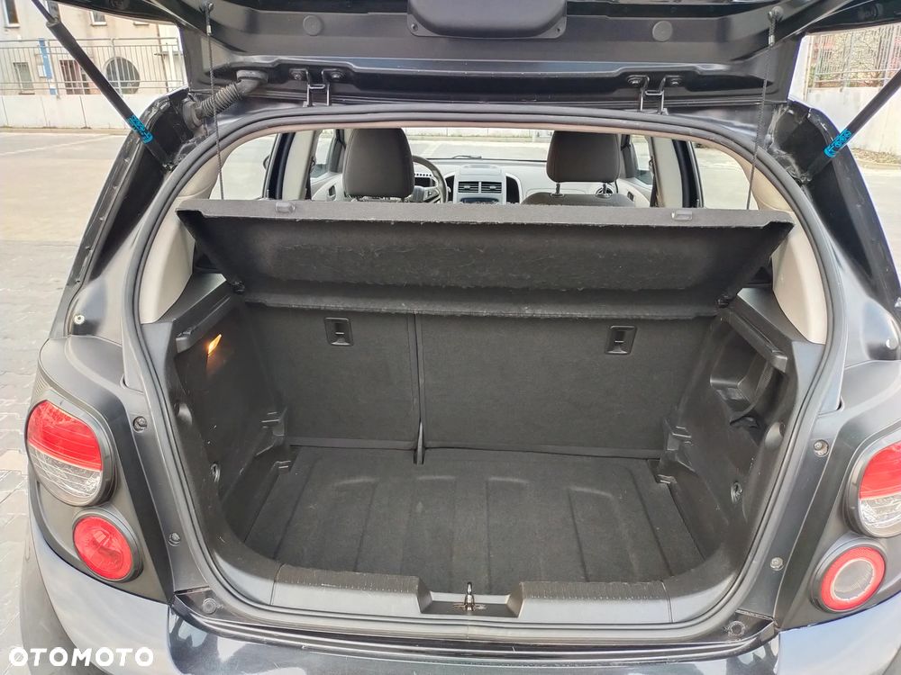 Chevrolet Aveo 1.4 16V LS - 13