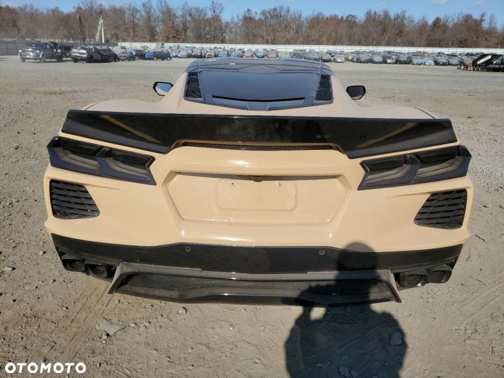Chevrolet Corvette - 5